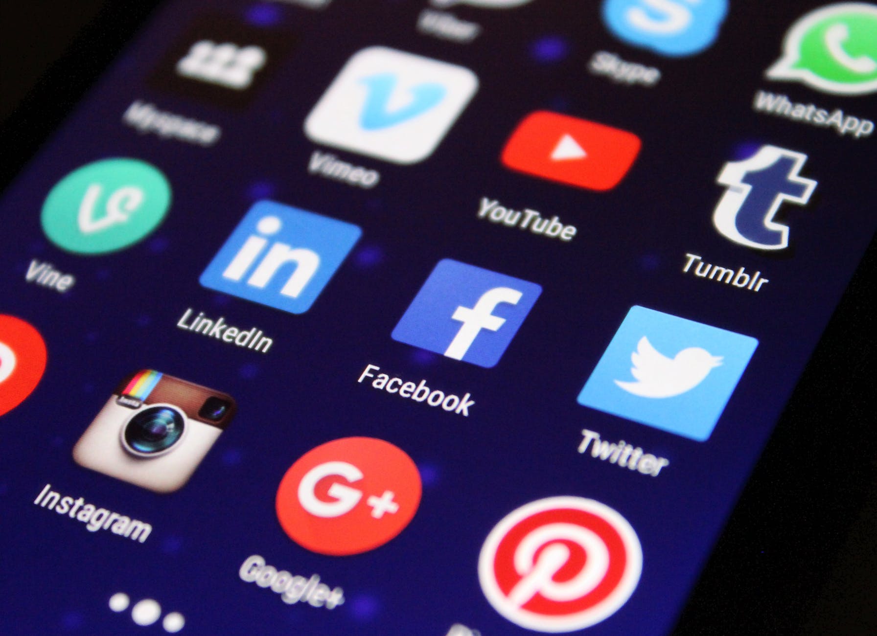 Social Media Manager (Salary, Job Description and Career Outlook)