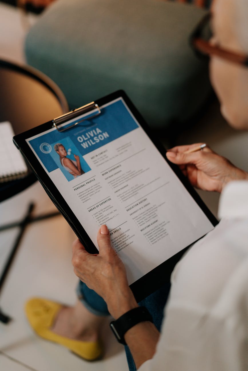 How to Show Freelance Work on Resume: 7 Simple Steps to Make It Stand Out